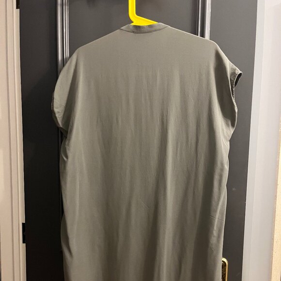 Vince 100% silk dress with pockets. Olive Green, size small. Beach dress / Date. - Picture 3 of 5